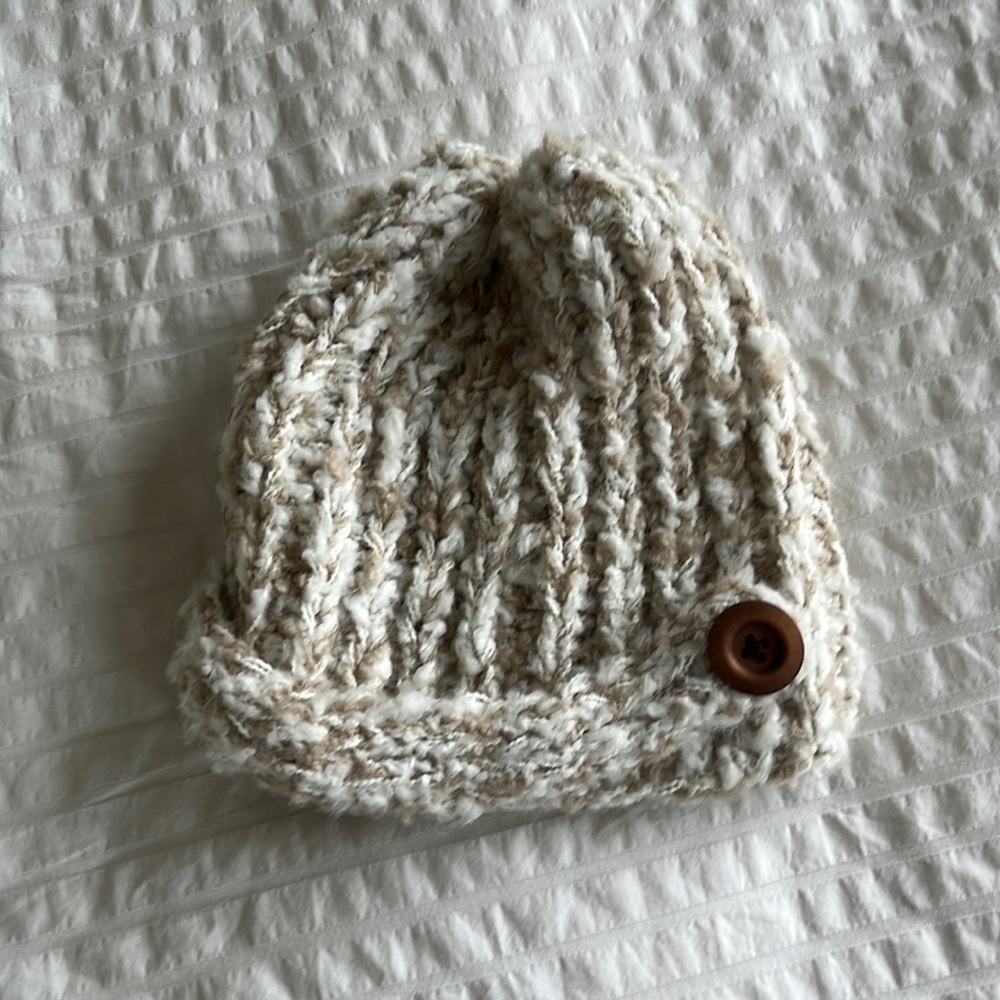 Button Beanie Strap Fluffy!